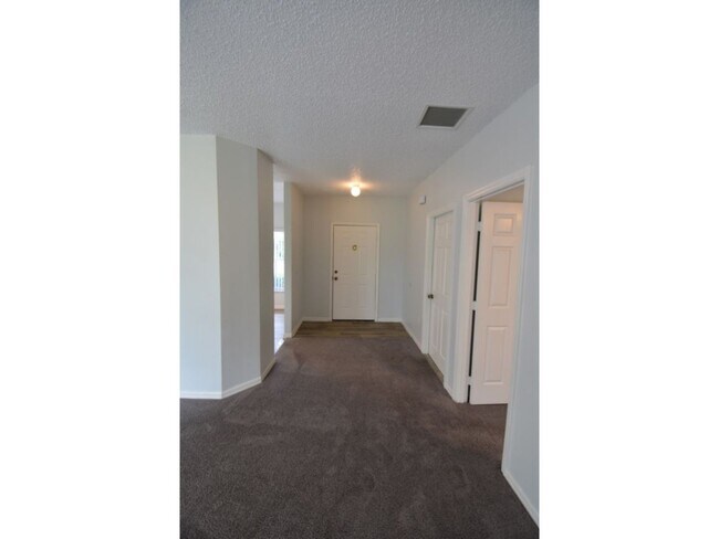 Building Photo - 553 Hummingbird Ct