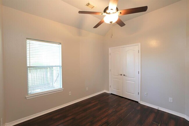 Building Photo - 28702 Hidden Cove Dr