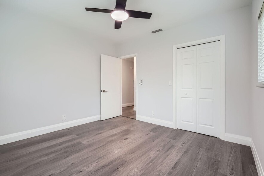 Building Photo - 104 Saint Cloud Ln