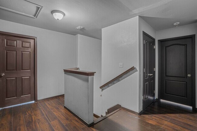 Building Photo - 5528 Somerville St