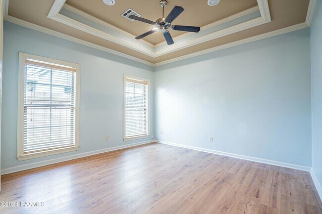 Building Photo - 101 Tara Oak Dr