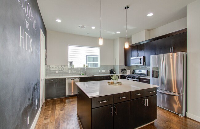 Building Photo - 509 Gregg St