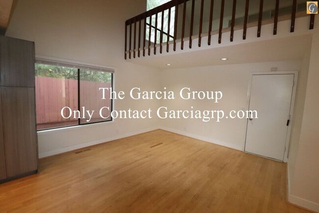 Building Photo - 10347 NW Alpenglow Way