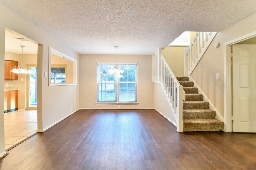 Building Photo - 17103 Spruce Run Dr