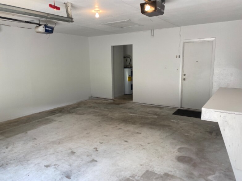 Building Photo - 957 Bramling Cir