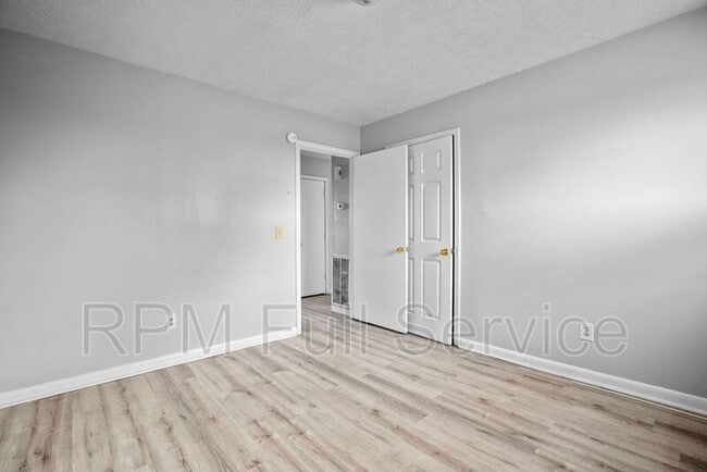 Building Photo - 103 Hubert Dr