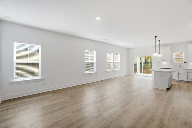 Building Photo - Bright & Modern New Construction Townhome