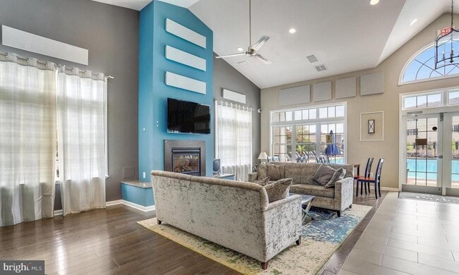 Building Photo - 1407 N Van Dorn St