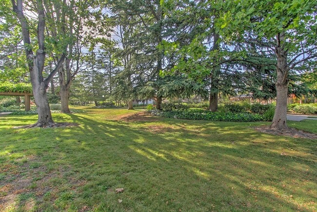 Building Photo - 5909 Manorwood Ct