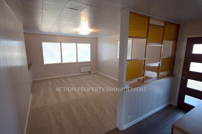 Building Photo - 4 bed 2 bath home in Port Angeles