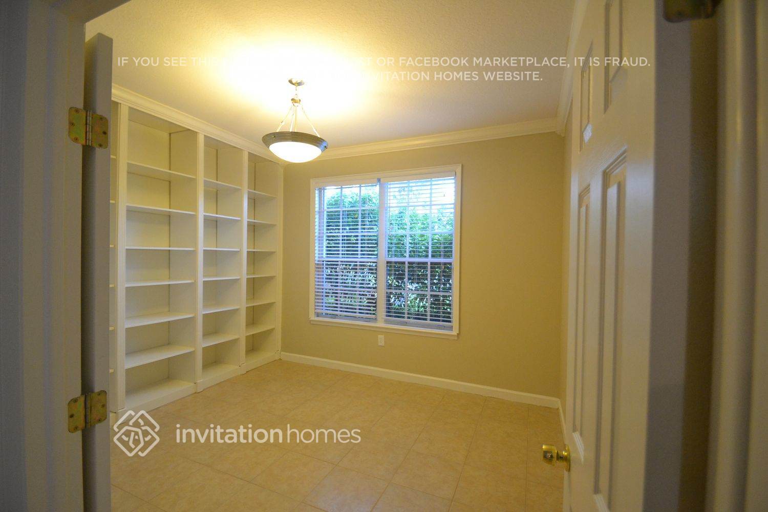 Building Photo - 1855 Lexington Pl