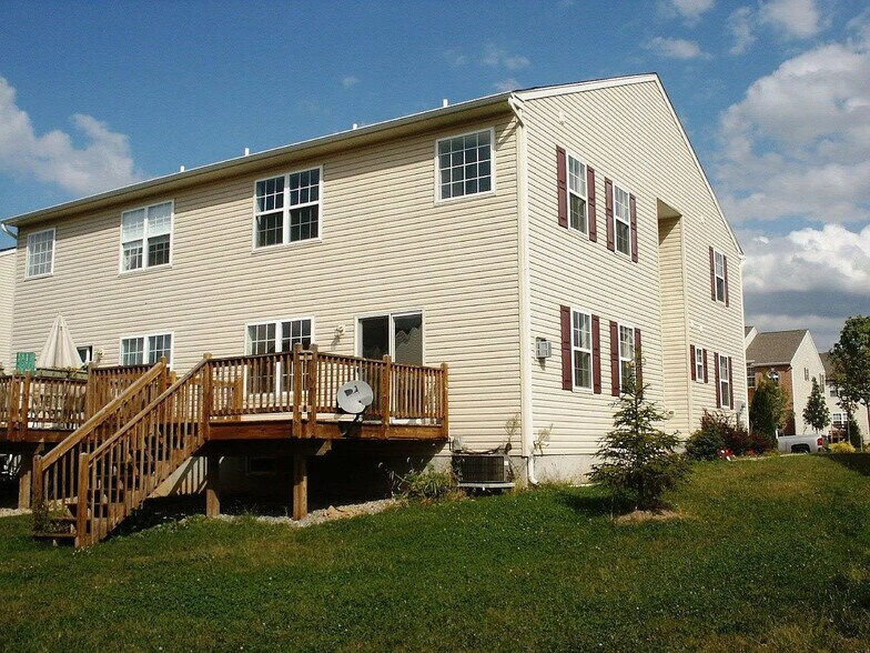 Building Photo - 3728 Knight Dr