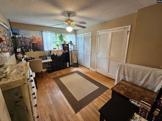 Building Photo - 625 Challedon Dr