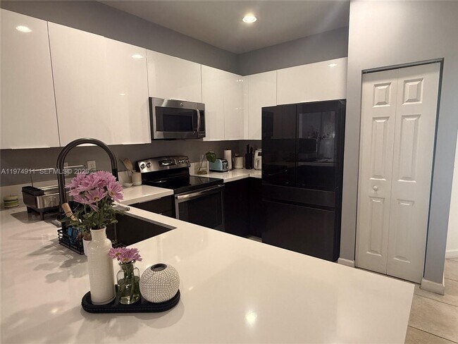 Building Photo - 10233 NW 89th Terrace