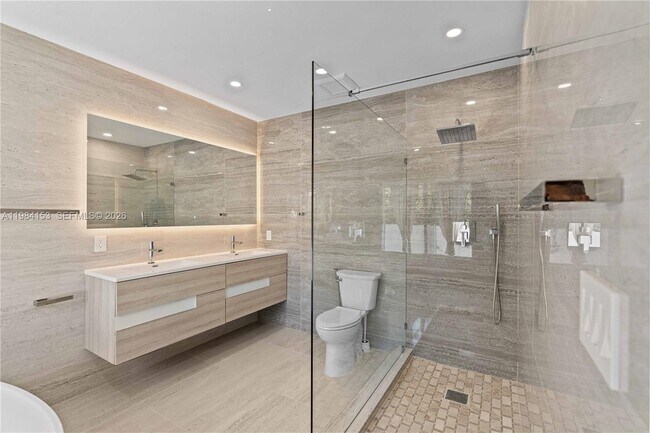 Building Photo - 1345 SW 14th Ave