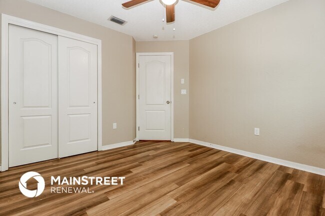 Building Photo - 3173 Parkhill Ave