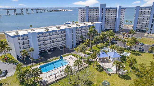 Building Photo - 15021 Punta Rassa Rd