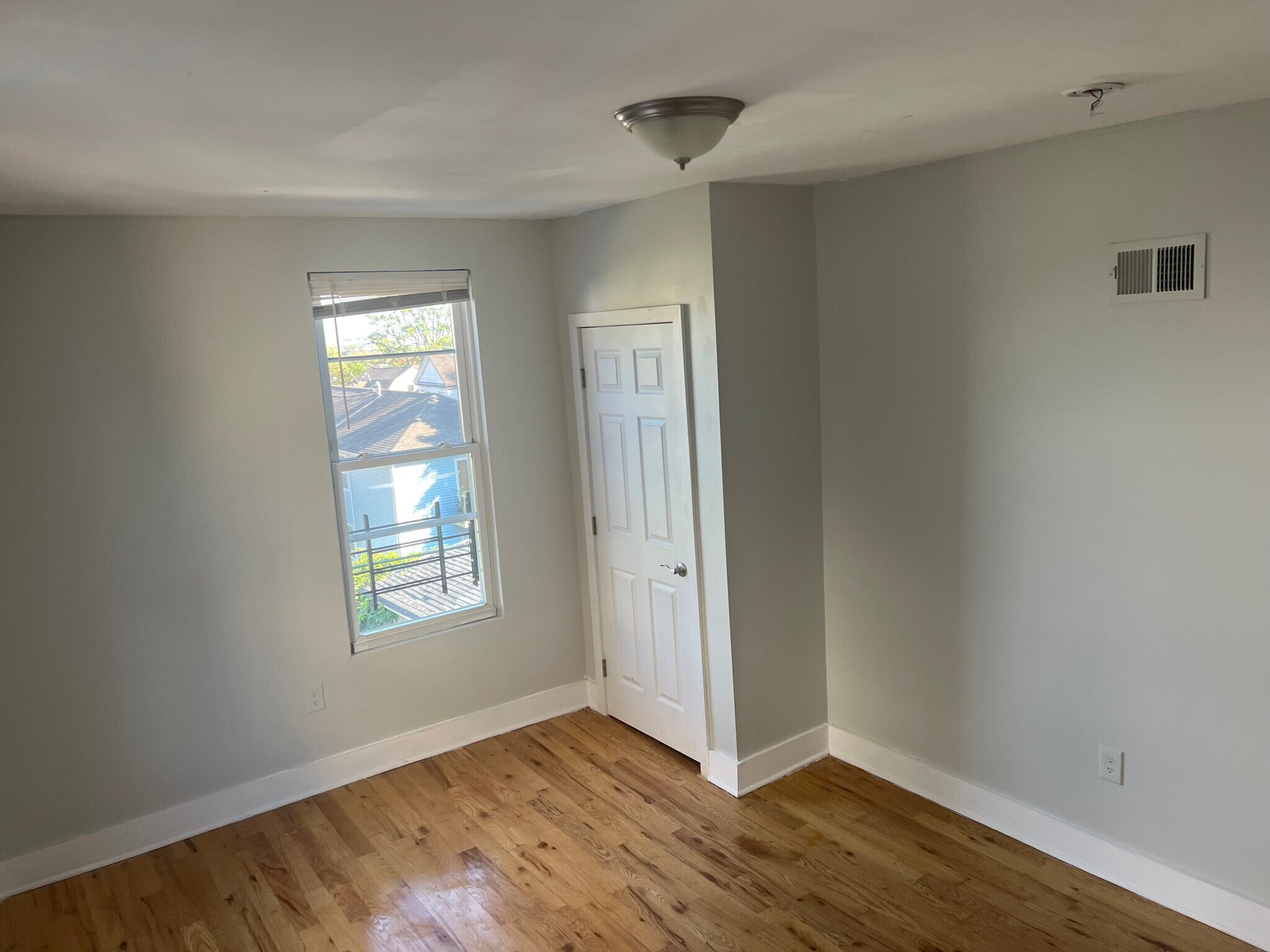 Main room - 62 Farley Ave