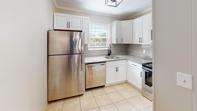 Fully Renovated Kitchen - The Courtyard of Oakley