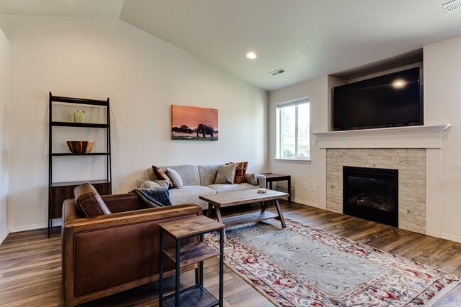 Building Photo - 1526 McKinley St