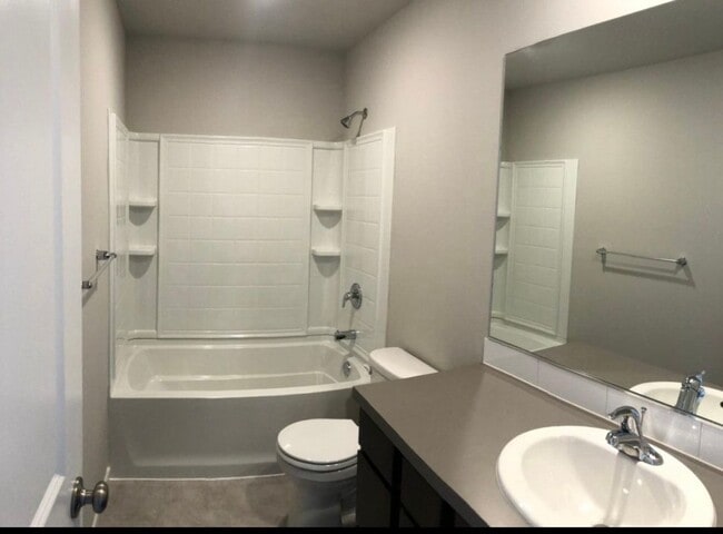 Building Photo - Beautiful 4 Bedroom Home with Attached Garage!