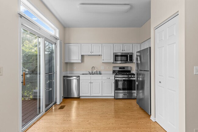 Building Photo - 2640 Idaho Rd