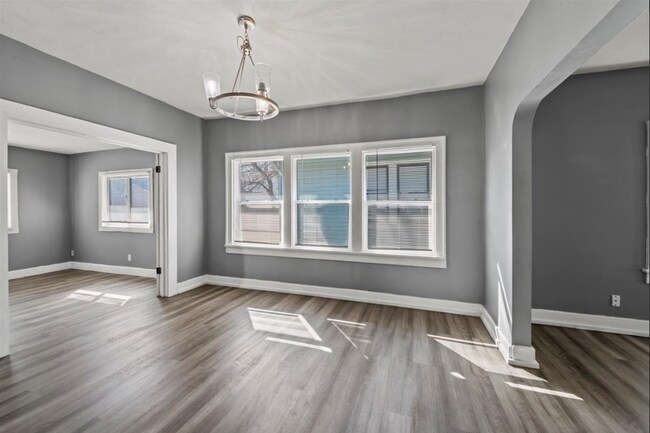 Building Photo - N. Temple