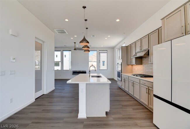Building Photo - 1550 Stone Perch St