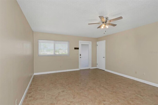 Building Photo - 6842 62nd Ave N