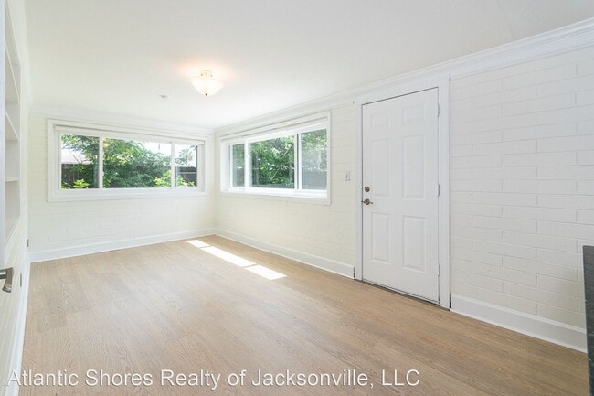 Building Photo - 4 br, 2 bath House - 1103 14th Ave. N