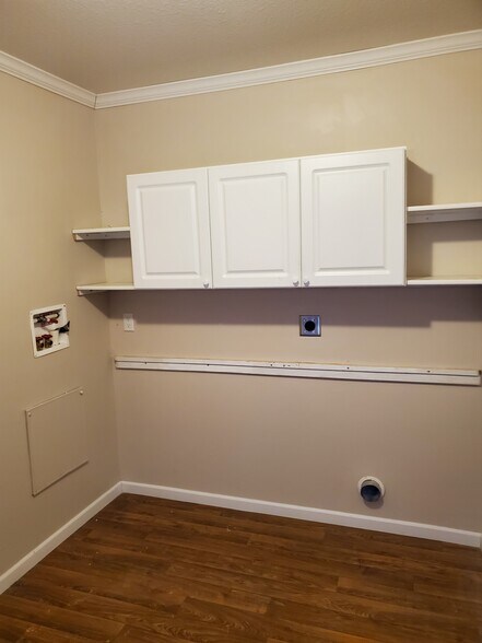 Laundry room - 2974 Maple Street