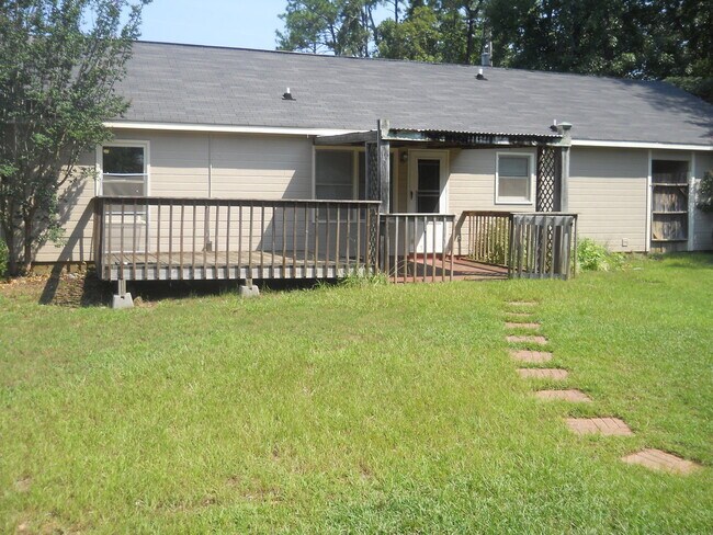 Building Photo - 1701 4th Pl