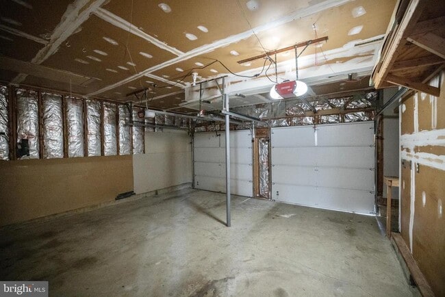 Building Photo - 8669 Concord Dr