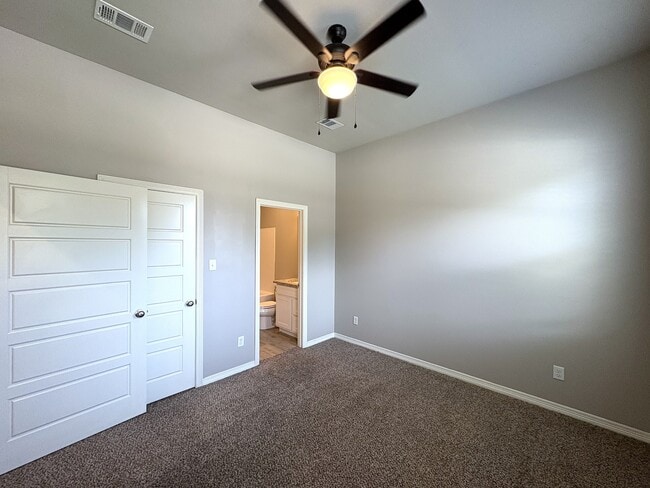 Building Photo - 4011 Oaklawn St