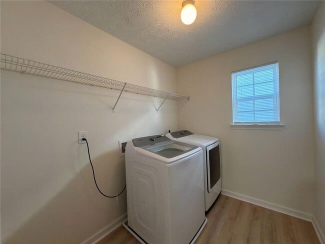 Building Photo - 2770 Austin Ridge Dr NE