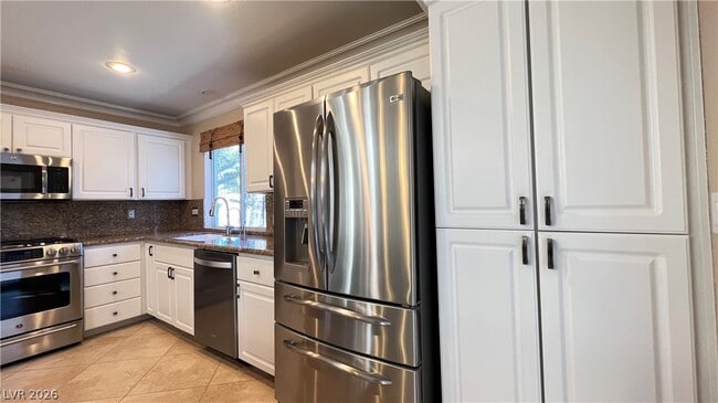 Building Photo - 10121 Oakmoor Pl