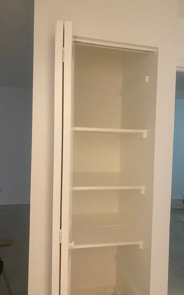 Building Photo - 9299 Silverthorne Dr