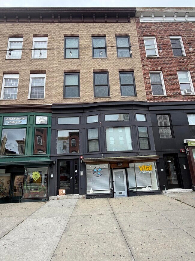 Building Photo - 419 Washington St