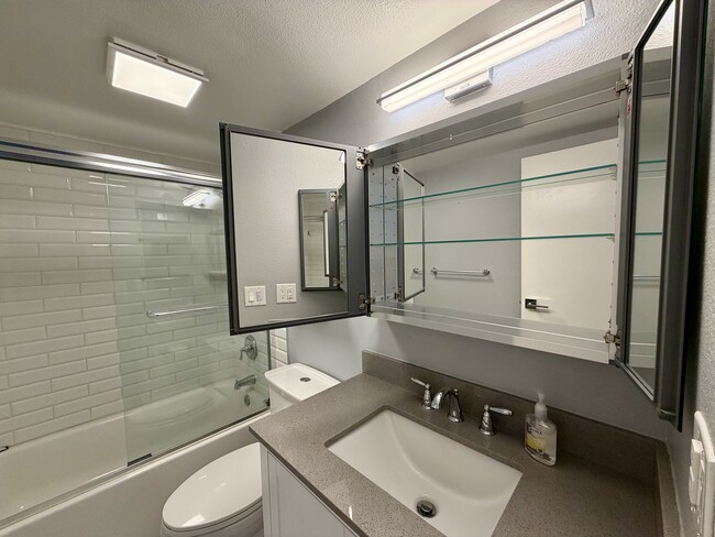 Building Photo - 22985 Marine View Dr S