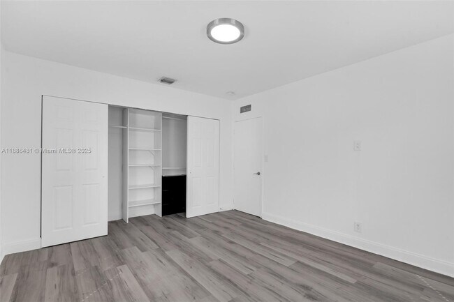Building Photo - 1325 N 26th Ave