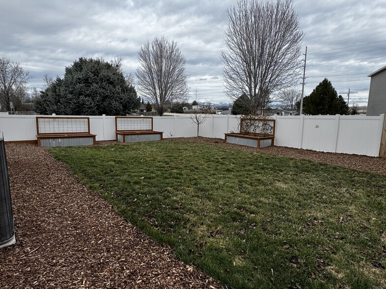 Building Photo - 172 W Tehuti Ct