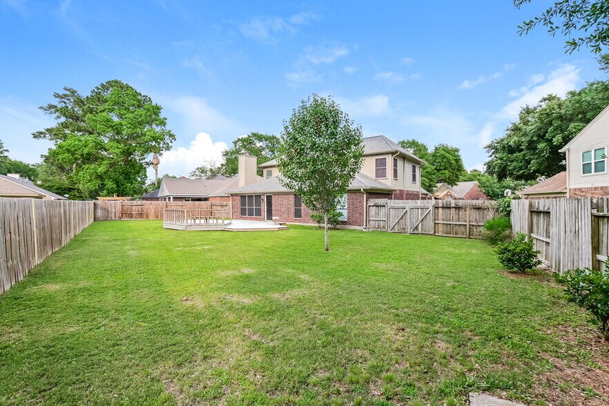 Building Photo - 8930 Stoney Bend Dr