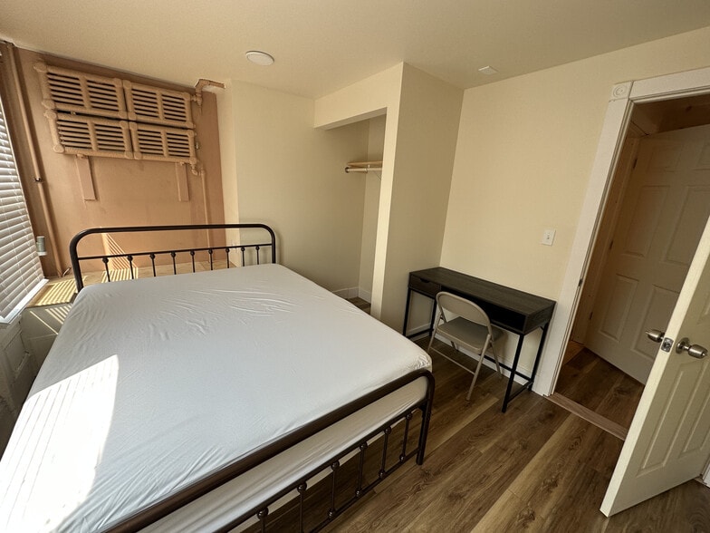 Primary Photo - 49 13th St