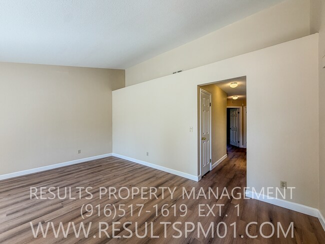 Building Photo - 112 Dyrell Way