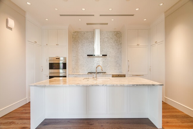 Building Photo - 3376 Peachtree Rd