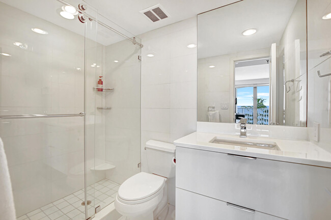Building Photo - 2917 S Ocean Blvd