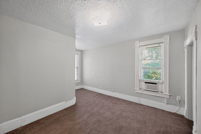 Building Photo - 2136 Lafayette St