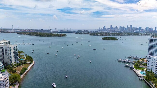 Building Photo - 1340 Lincoln Rd