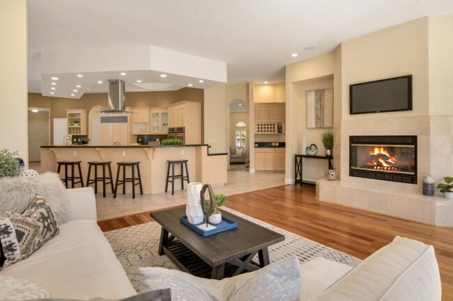 Building Photo - Gorgeous Monte Sereno Estate on Spacious Private Lot