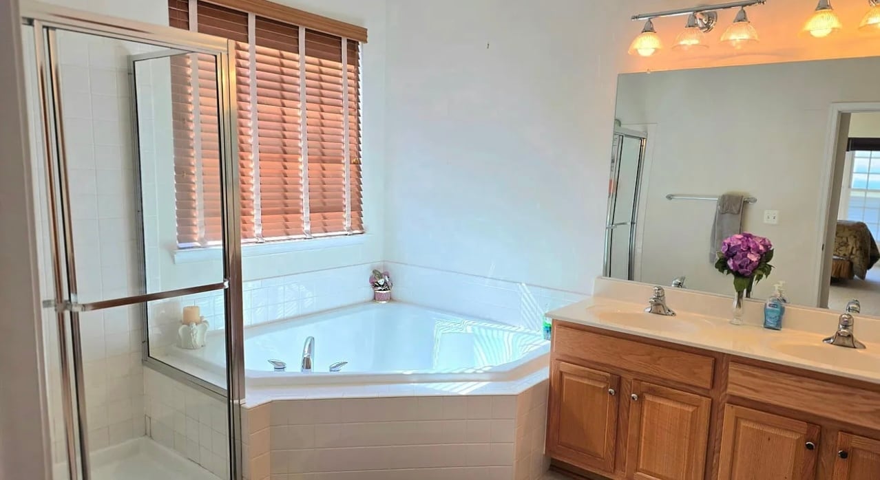 Building Photo - 638 Hunters Rd